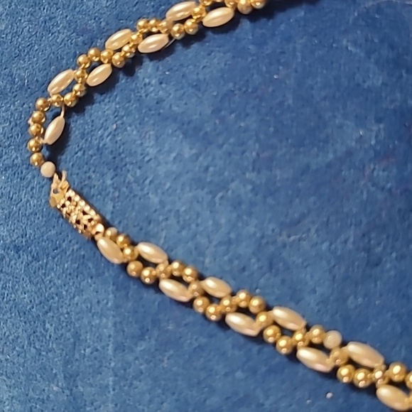 2/$12 Vintage faux pearl and goldtone long weaved necklace - Picture 6 of 6